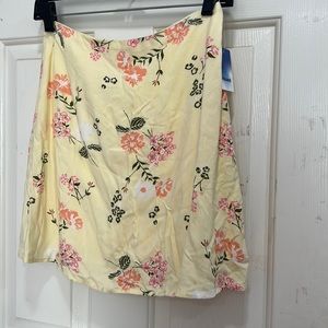Small never been worn floral skirt by Abound